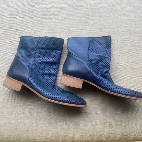 Antonio Parriego booties - Picture 1 of 3